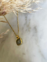 Charm protector piedra semipreciosa humo